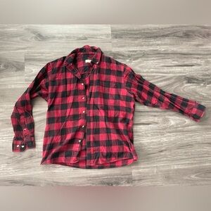 🩵Red and black flannel size large